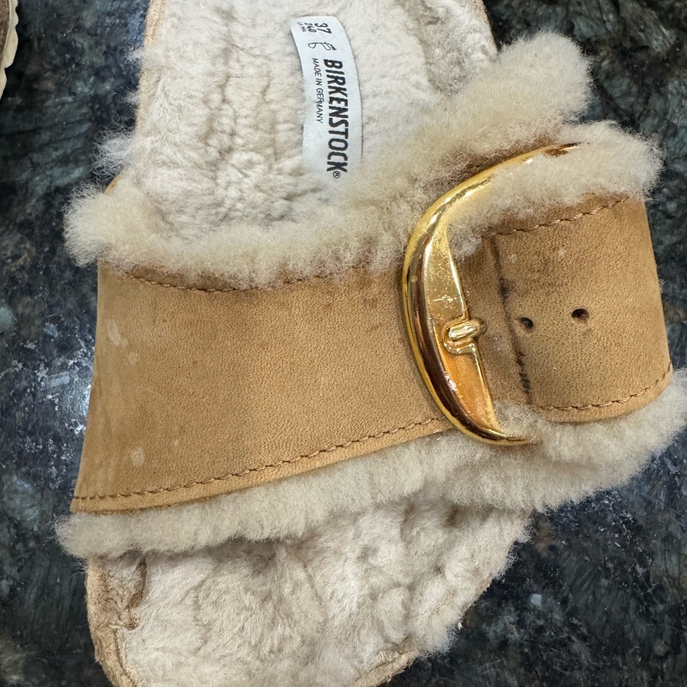 Birkenstock Madrid Big Buckle Tan Shearling Clogs - Picture 13 of 13